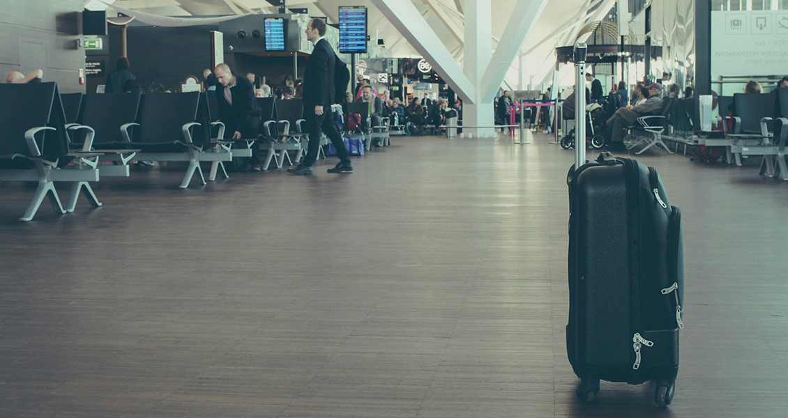 手持風扇、自拍桿可以上飛機嗎？2025熱門物品登機限制這邊看